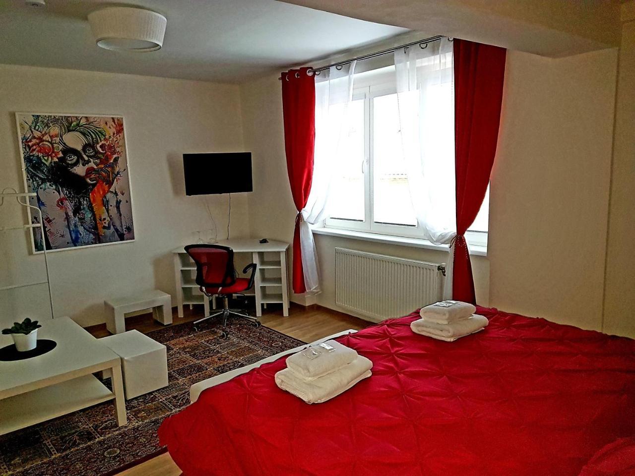 Hotel Union Louny Exteriör bild