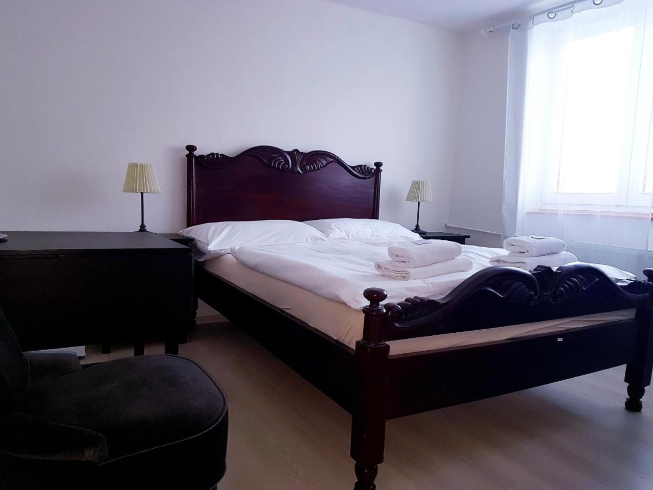 Hotel Union Louny Exteriör bild